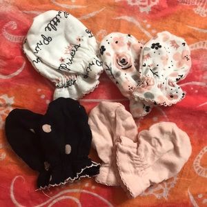 4 pairs of Baby mittens